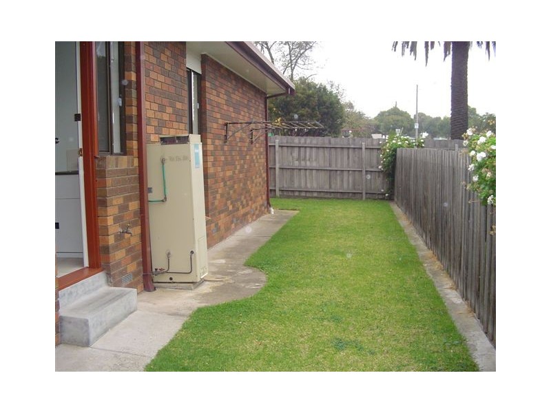 2/26 Milton Crescent, Preston VIC 3072