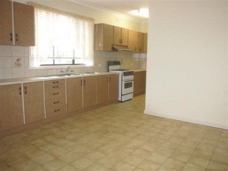 1/198 Spring Street, Reservoir VIC 3073