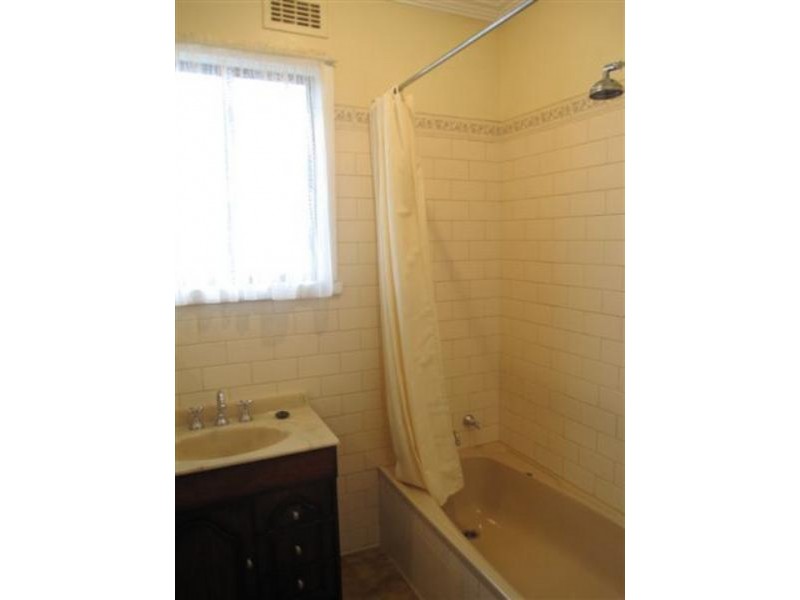 1/198 Spring Street, Reservoir VIC 3073