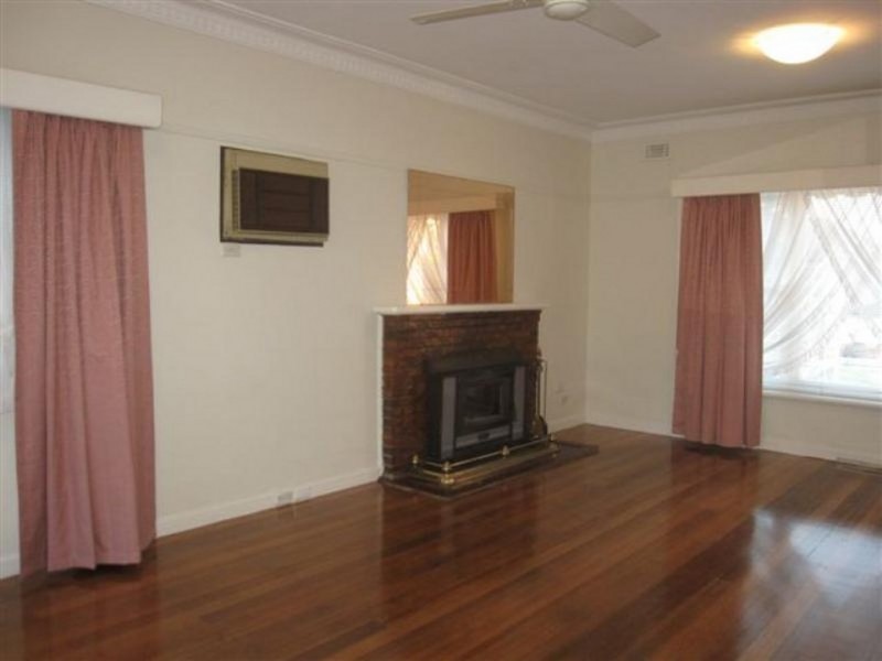 45 Lloyd Avenue, Reservoir VIC 3073