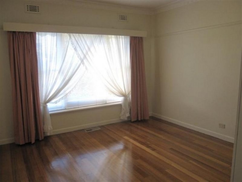 45 Lloyd Avenue, Reservoir VIC 3073