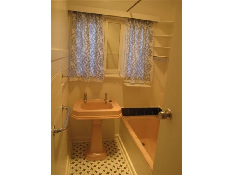 45 Lloyd Avenue, Reservoir VIC 3073