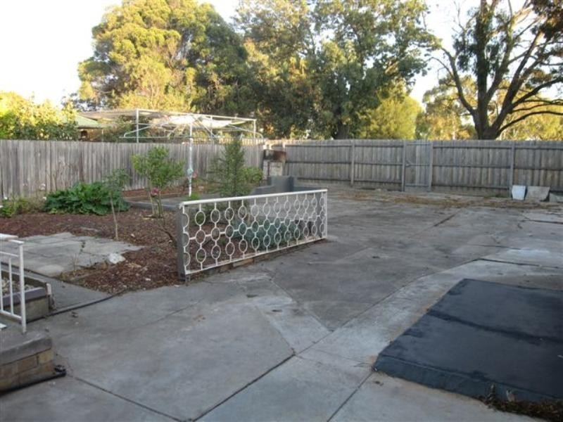 45 Lloyd Avenue, Reservoir VIC 3073