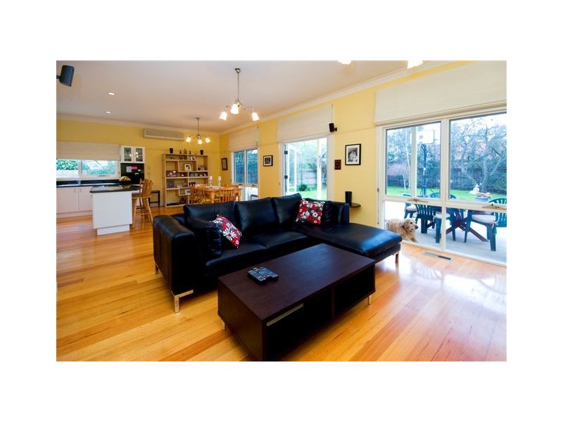12 Sapphire Street, Preston VIC 3072