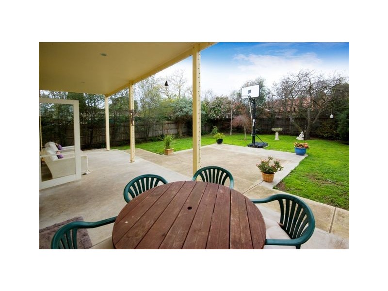 12 Sapphire Street, Preston VIC 3072