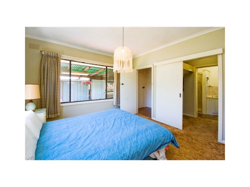 2  Rayner Court, Preston West VIC 3072