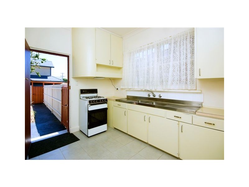 321 A  Victoria Road, Thornbury VIC 3071