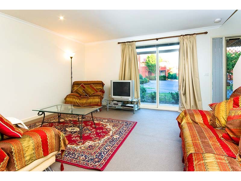 24/8-10  Martin Street, Thornbury VIC 3071