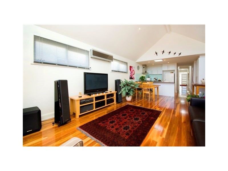 34 Beavers Road, Northcote VIC 3070