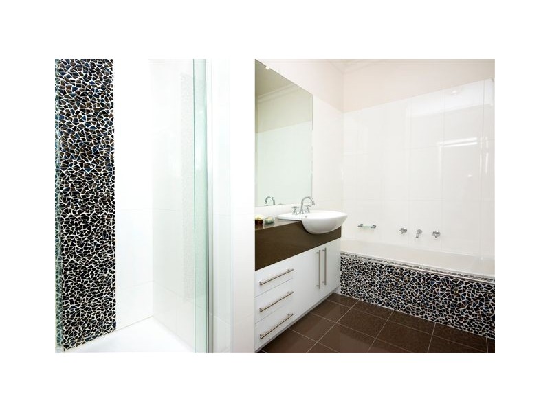 34 Beavers Road, Northcote VIC 3070