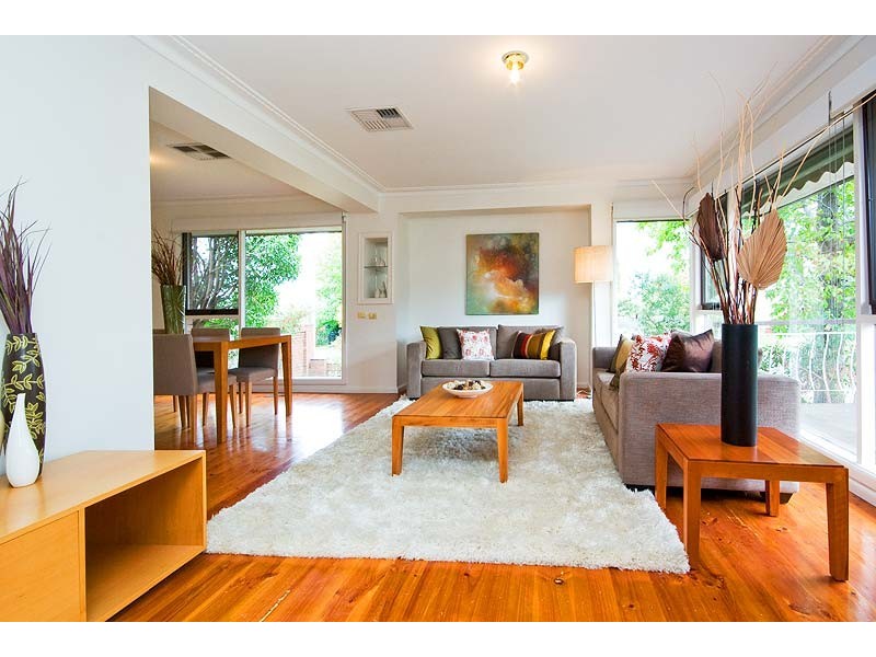 9 Tandara Avenue, Doncaster VIC 3108