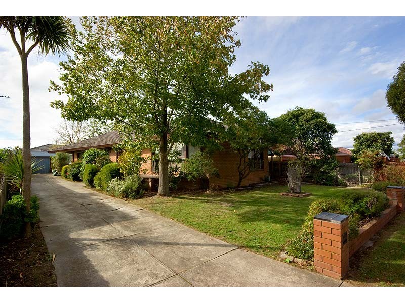 9 Tandara Avenue, Doncaster VIC 3108