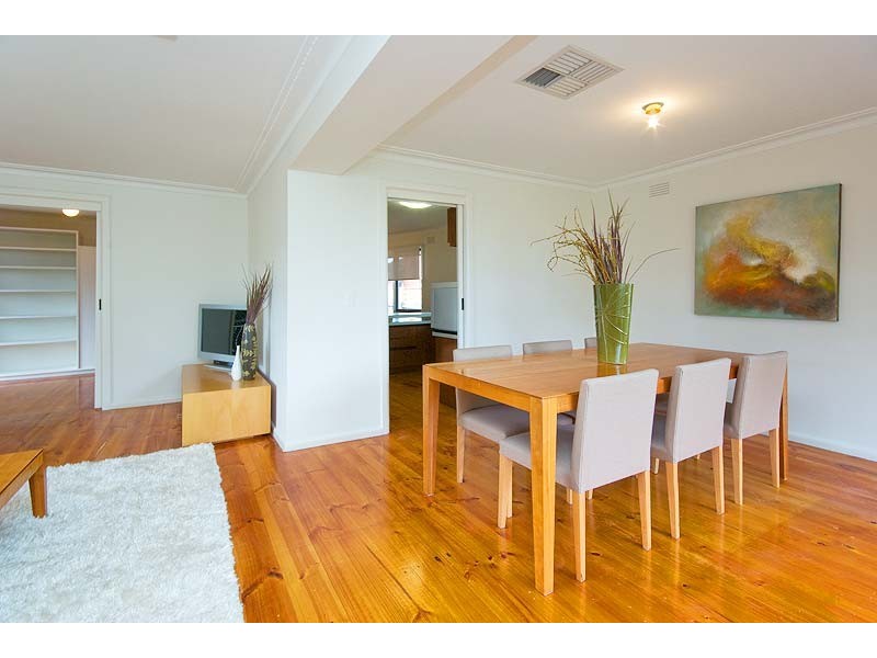 9 Tandara Avenue, Doncaster VIC 3108