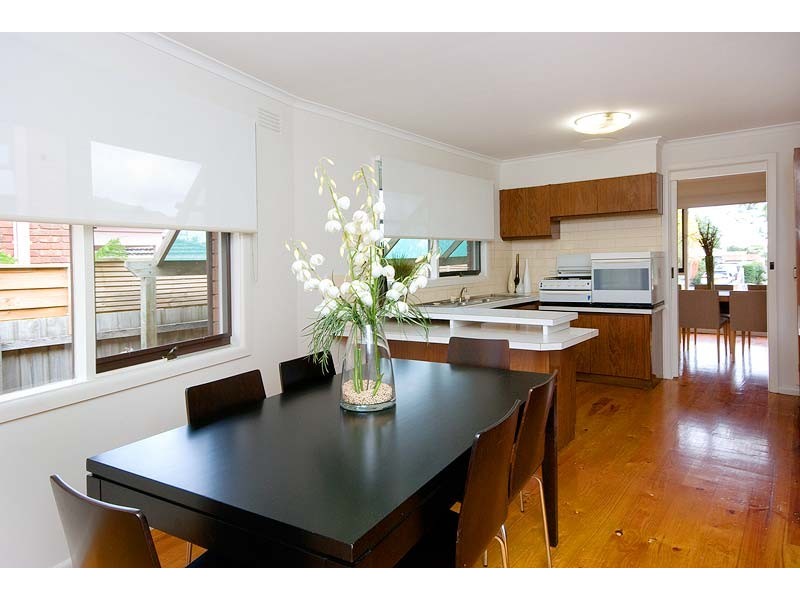 9 Tandara Avenue, Doncaster VIC 3108