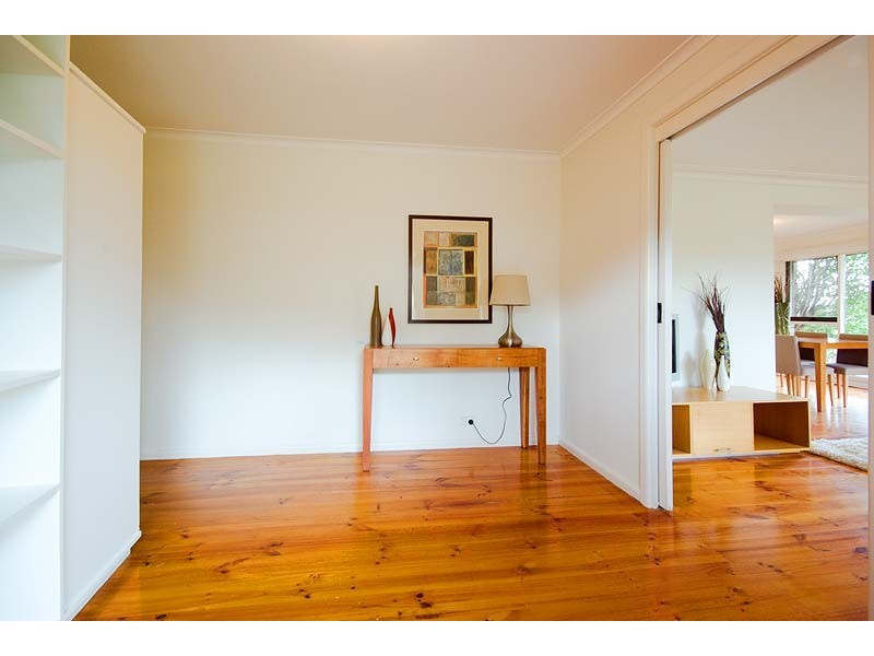 9 Tandara Avenue, Doncaster VIC 3108