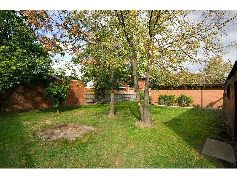 9 Tandara Avenue, Doncaster VIC 3108