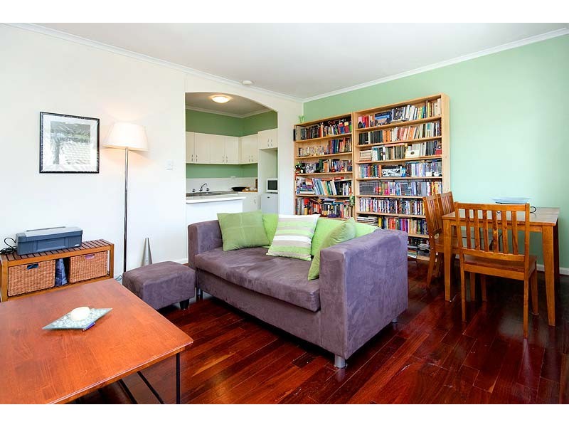 9/9  Hammond Street, Thornbury VIC 3071