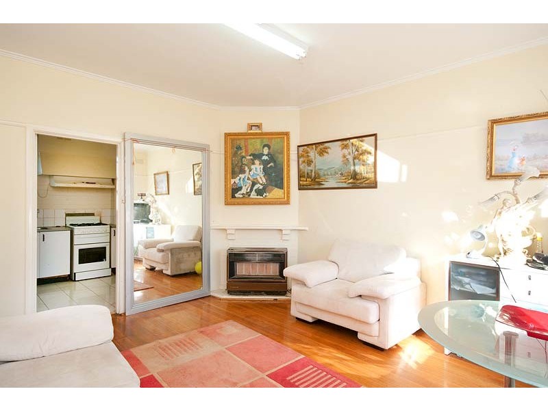 18 Wymbir Avenue, Preston VIC 3072