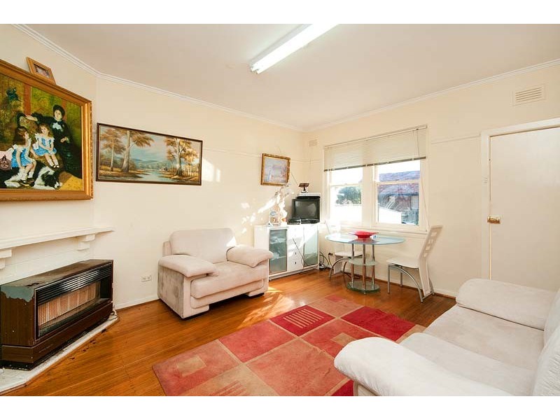 18 Wymbir Avenue, Preston VIC 3072