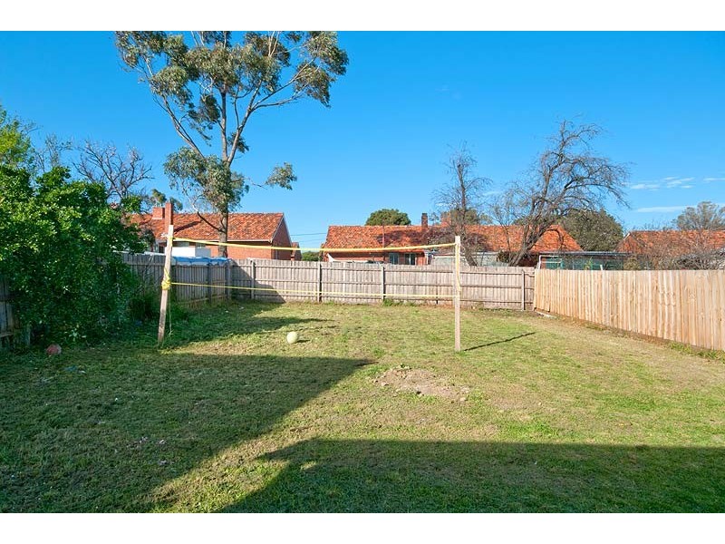18 Wymbir Avenue, Preston VIC 3072
