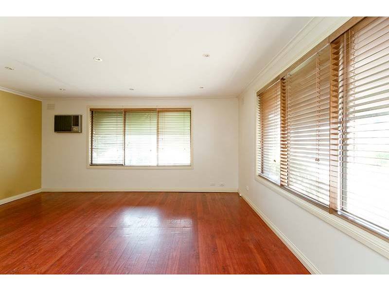 8 Leavesdon Avenue, Kealba VIC 3021