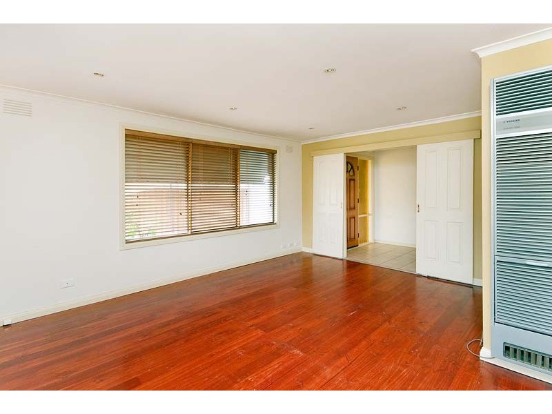 8 Leavesdon Avenue, Kealba VIC 3021