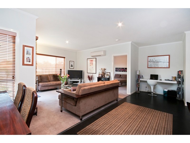 71/2 Newmarket way, Flemington VIC 3031