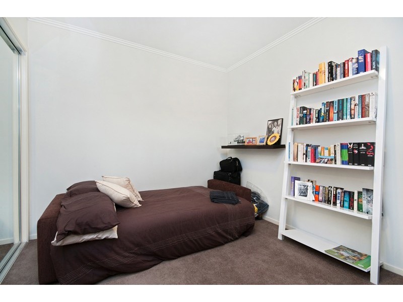 71/2 Newmarket way, Flemington VIC 3031