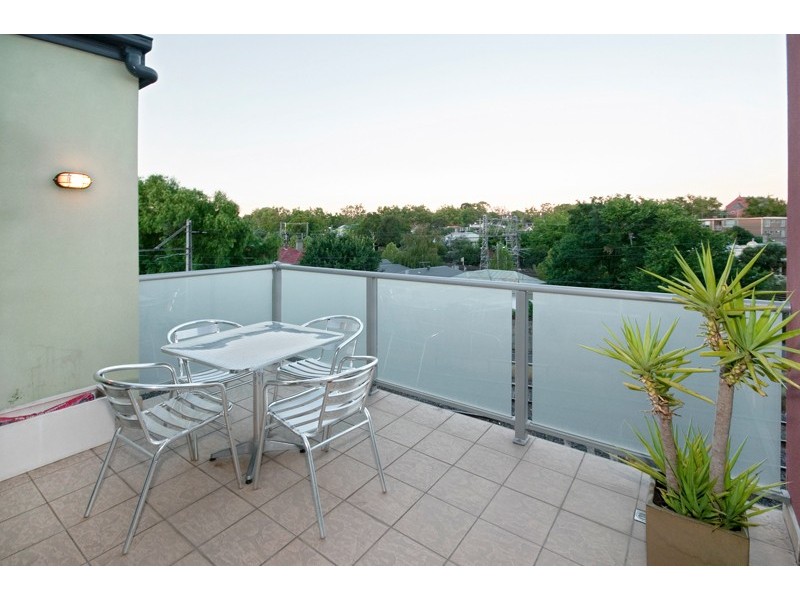 71/2 Newmarket way, Flemington VIC 3031