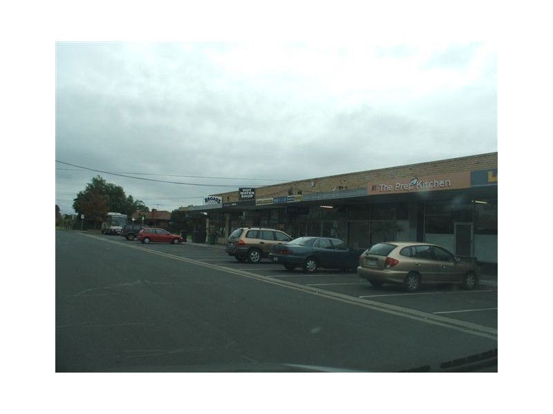 34 Emu Parade, Jacana VIC 3047