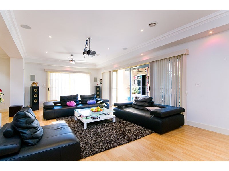 64 Wilmoth Street, Thornbury VIC 3071