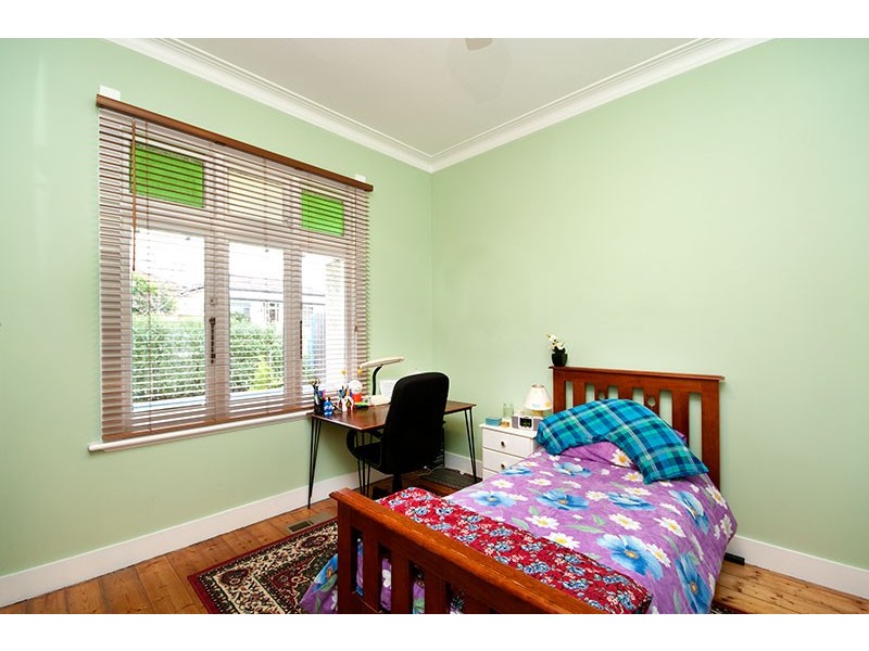 19 Carlisle Street, Preston VIC 3072