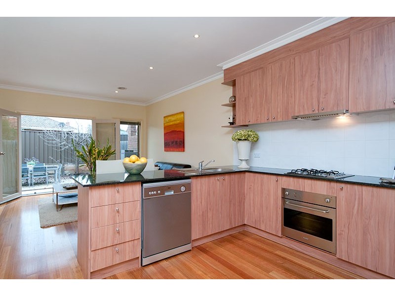 22b Separation Street, Fairfield VIC 3078