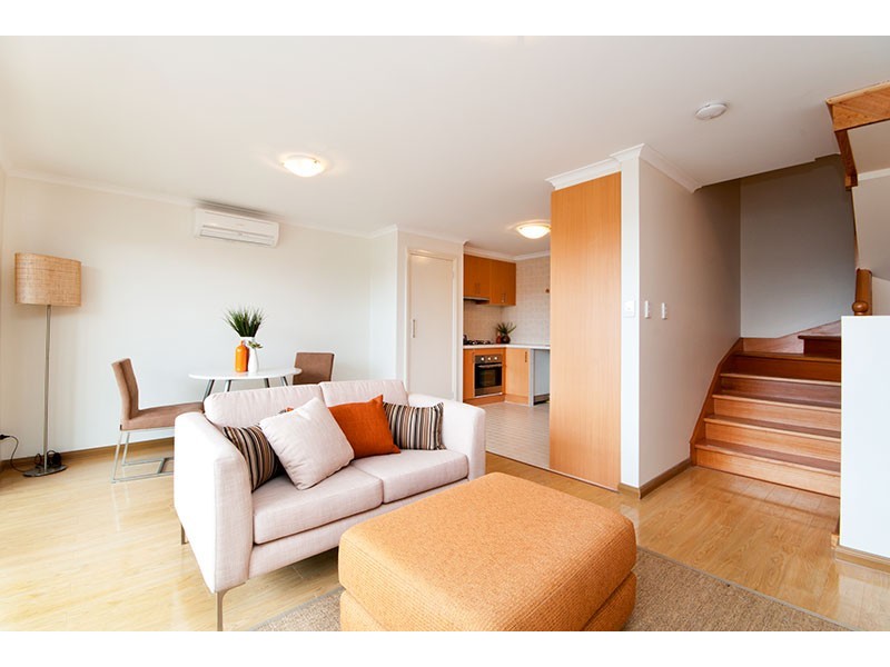 2/142 Nicholson Street, Coburg VIC 3058