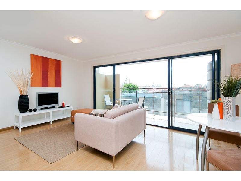 2/142 Nicholson Street, Coburg VIC 3058