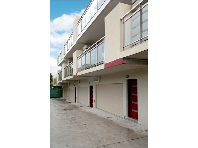 2/142 Nicholson Street, Coburg VIC 3058