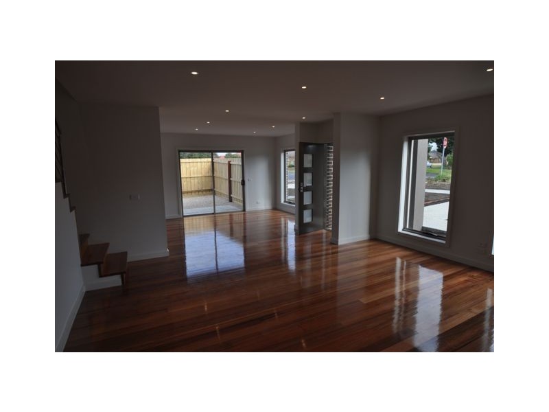 1/43 Hobbs Crescent, Reservoir VIC 3073