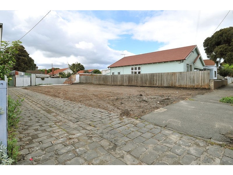 10 Ashmore Street, Brunswick VIC 3056