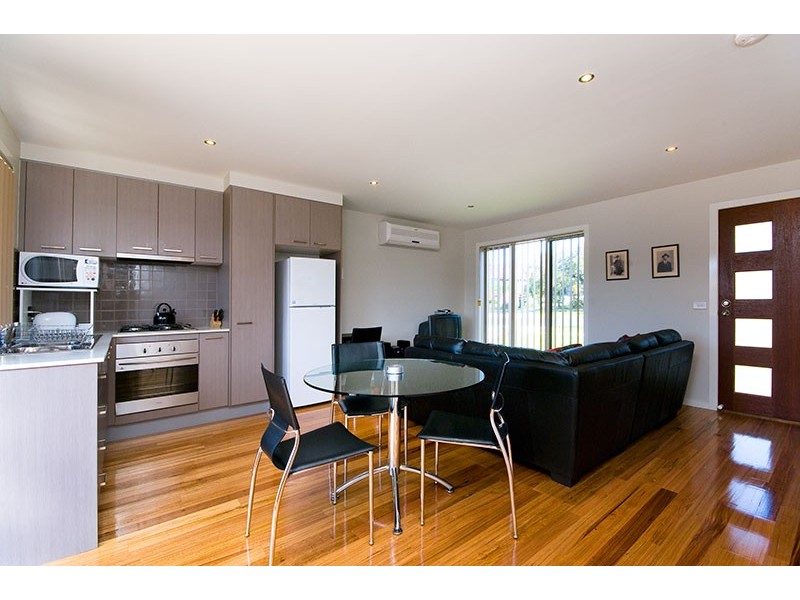 2/34 McComas Street, Reservoir VIC 3073