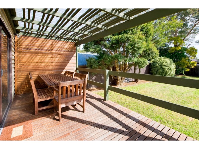 8 Wattle Grove, Reservoir VIC 3073