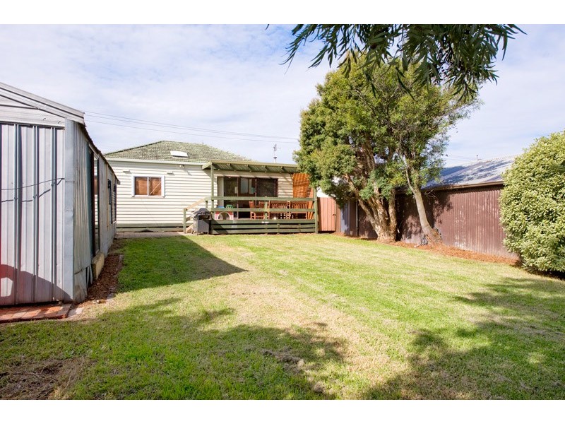 8 Wattle Grove, Reservoir VIC 3073