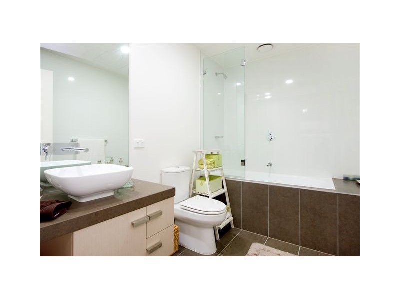 908/8 Breavington Way, Northcote VIC 3070