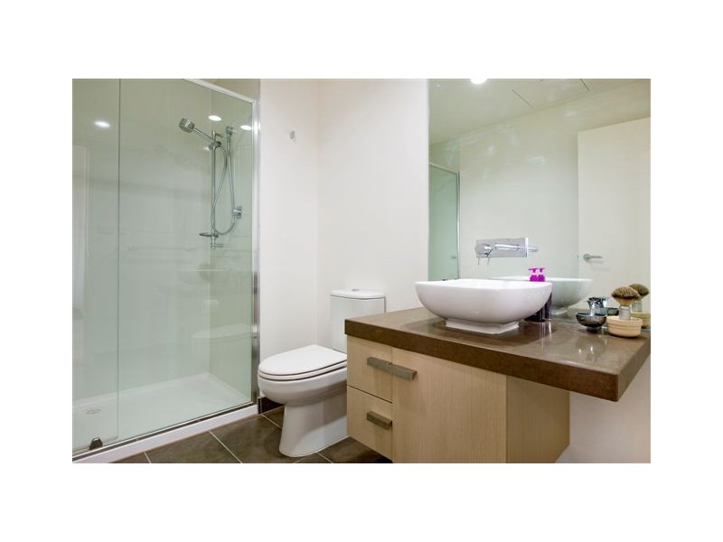 204/8 Breavington Way, Northcote VIC 3070