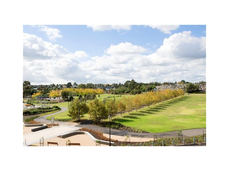 204/8 Breavington Way, Northcote VIC 3070