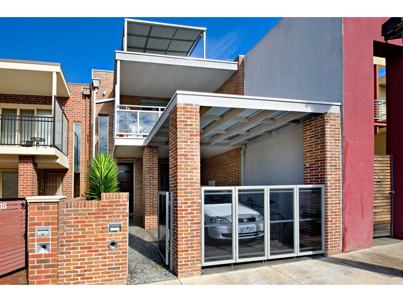 13 Scarborough Place, Kensington VIC 3031