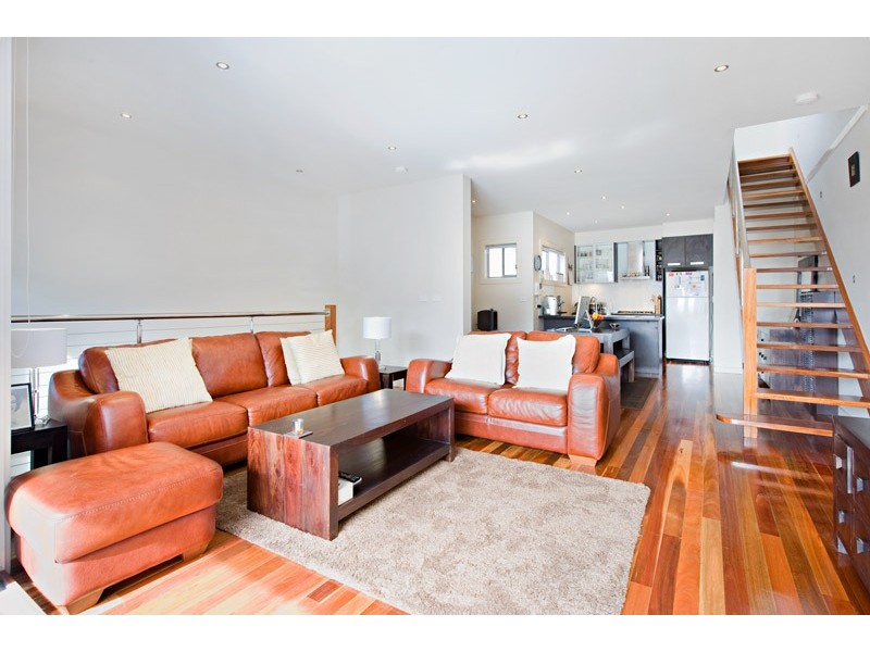 13 Scarborough Place, Kensington VIC 3031