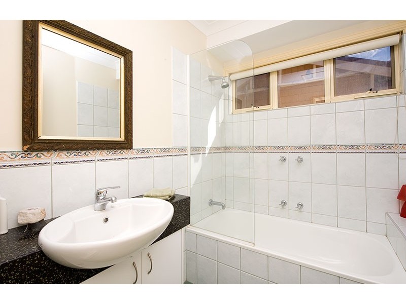 1/68 Harold Street, Thornbury VIC 3071