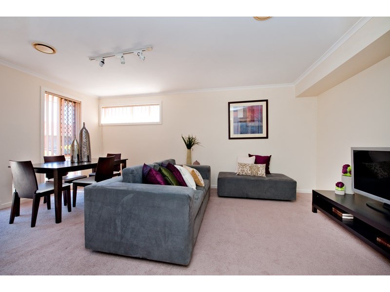 11/24  Tyler Street, Preston VIC 3072