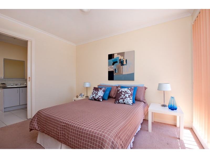 11/24  Tyler Street, Preston VIC 3072