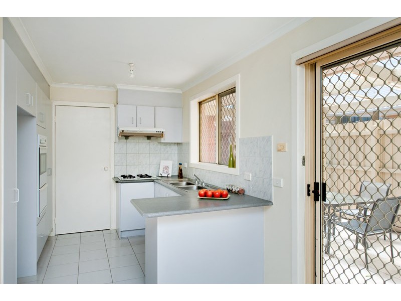 11/24  Tyler Street, Preston VIC 3072